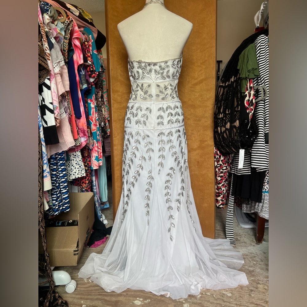Oleg Cassini White V-Neck Beaded Prom Gown - Picture 5 of 6